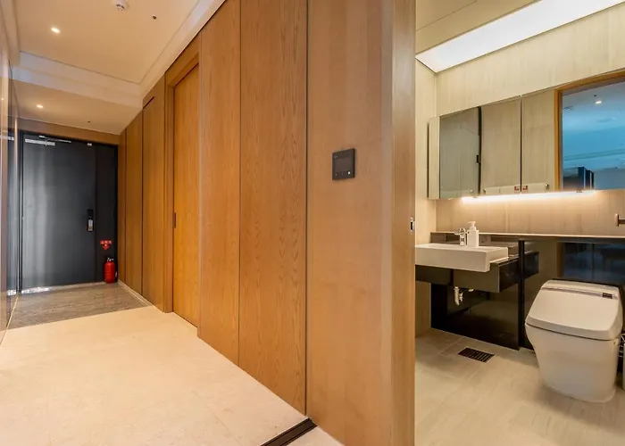 Hotel Lct Y Collection