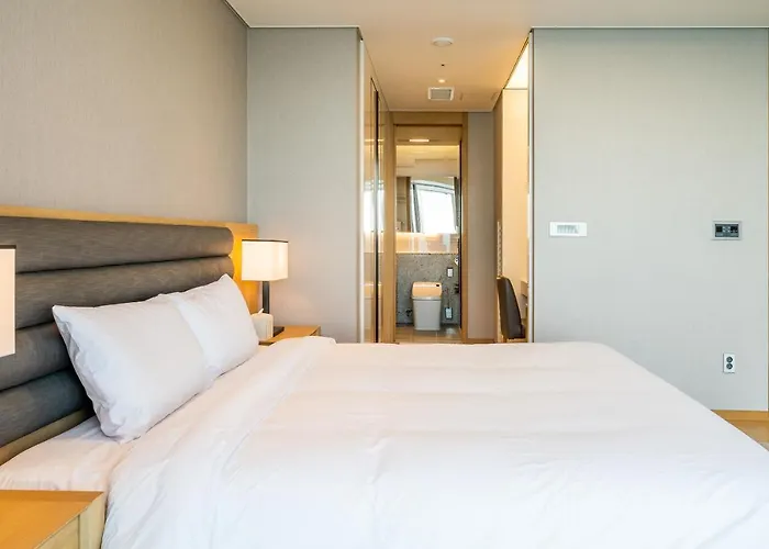 Lct Y Collection Hotel *