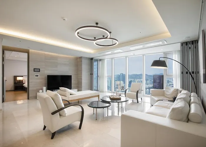 Lct Y Collection Hotel *