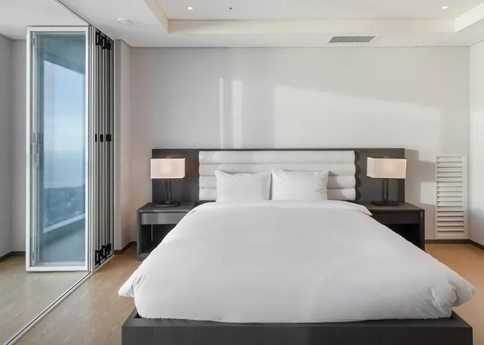 Hotel Lct Y Collection